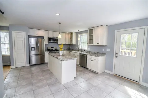 30 Chestnut Way Lee NH 03861