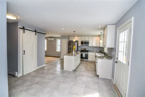 30 Chestnut Way Lee NH 03861