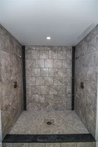 30 Chestnut Way Lee NH 03861