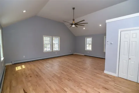 30 Chestnut Way Lee NH 03861