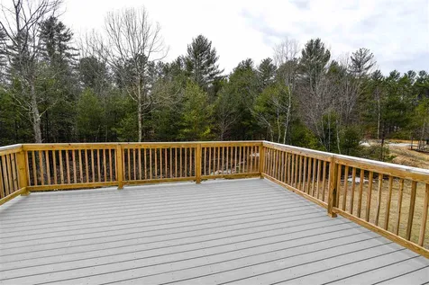 30 Chestnut Way Lee NH 03861