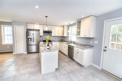 30 Chestnut Way Lee NH 03861