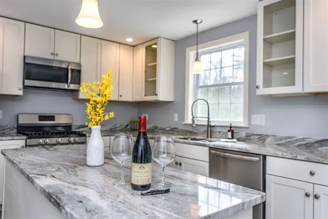 30 Chestnut Way Lee NH 03861