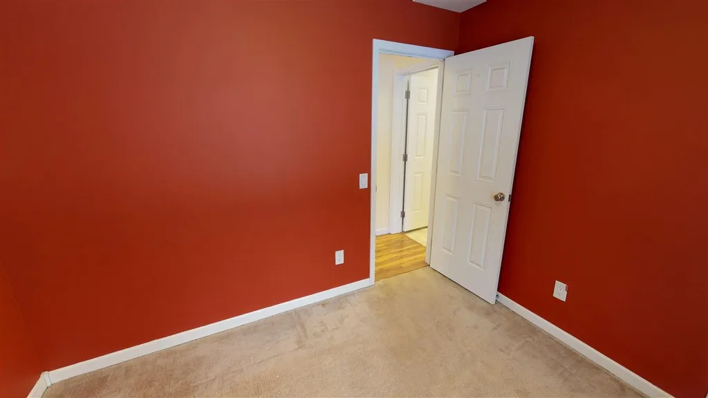 33 Uhlman Drive Thornton NH 03285