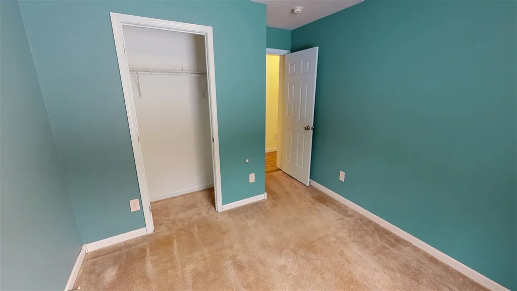 33 Uhlman Drive Thornton NH 03285