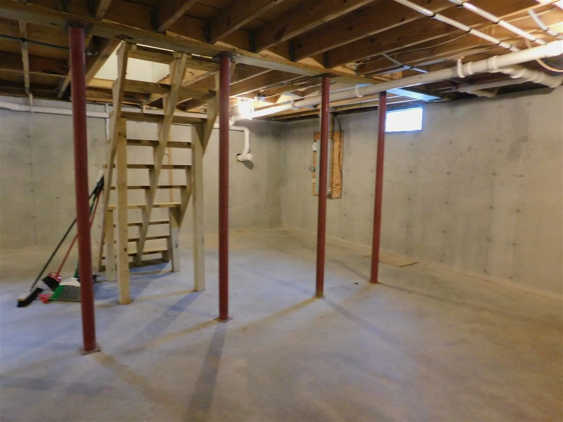 33 Uhlman Drive Thornton NH 03285