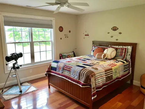 7 Lamplighter Lane Salem NH 03079