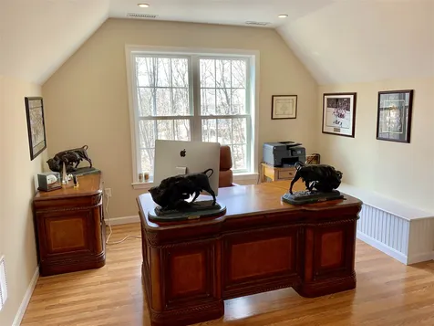 7 Lamplighter Lane Salem NH 03079