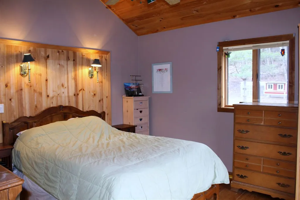 16 Evergreen Lane Hill NH 03243