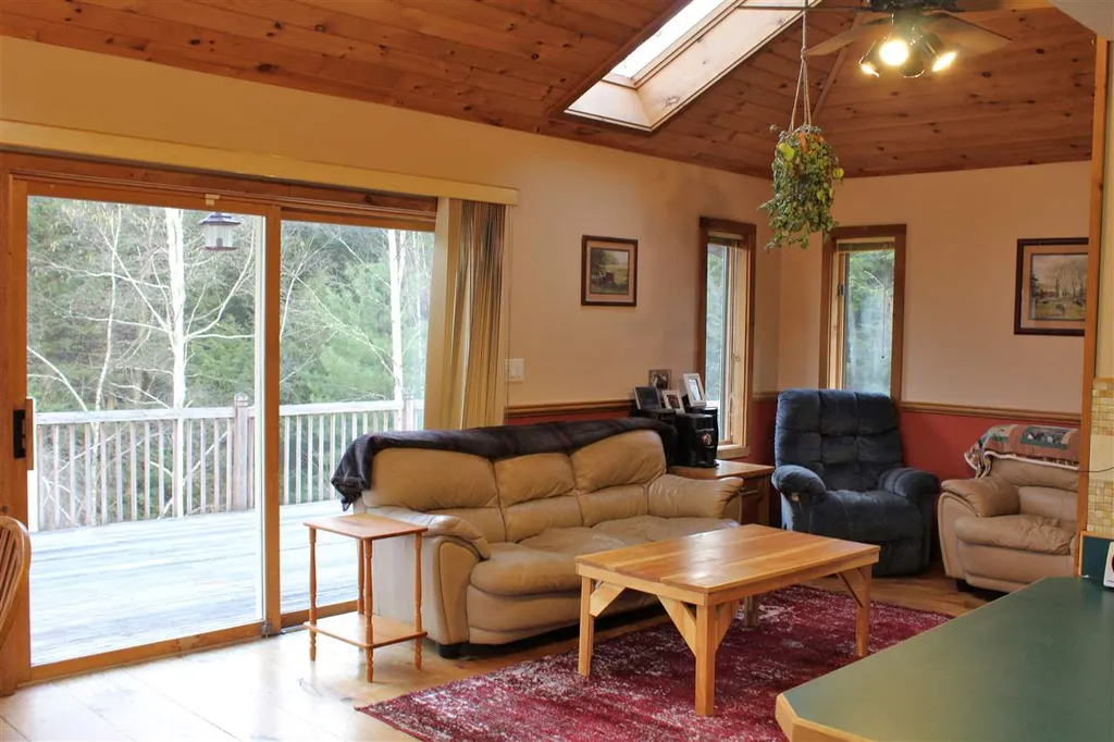 16 Evergreen Lane Hill NH 03243