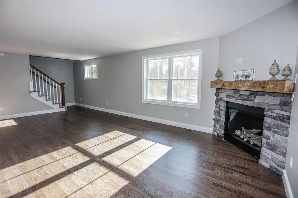 6a Rowes Corner Lane Hooksett NH 03106