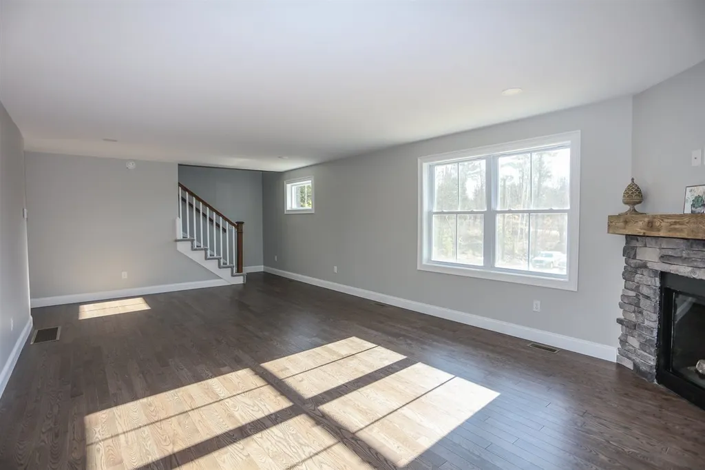 6a Rowes Corner Lane Hooksett NH 03106