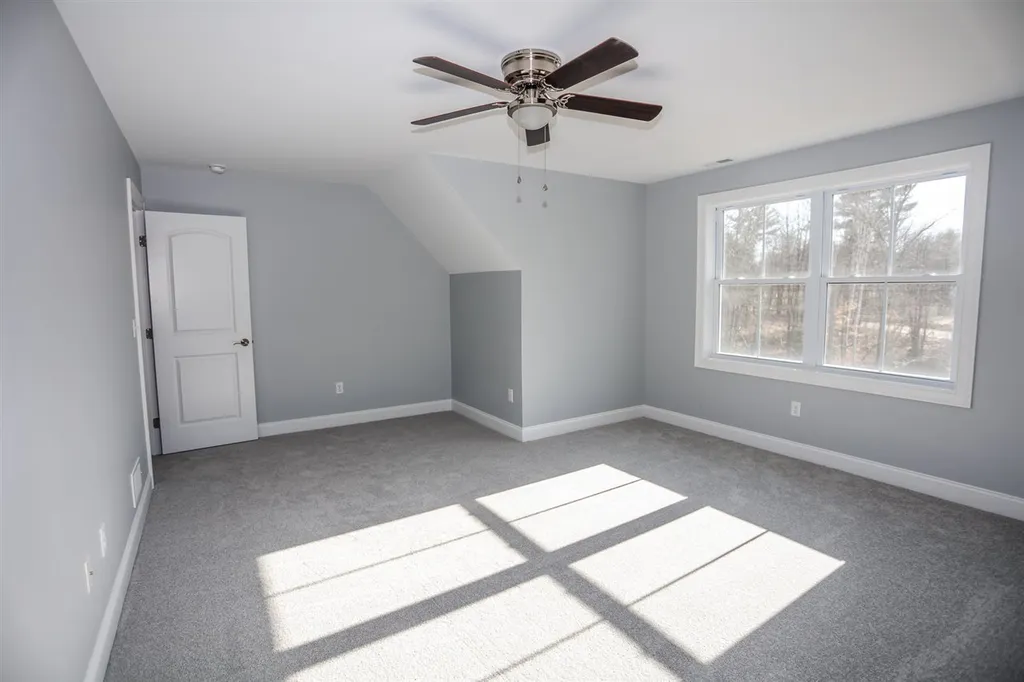 6a Rowes Corner Lane Hooksett NH 03106