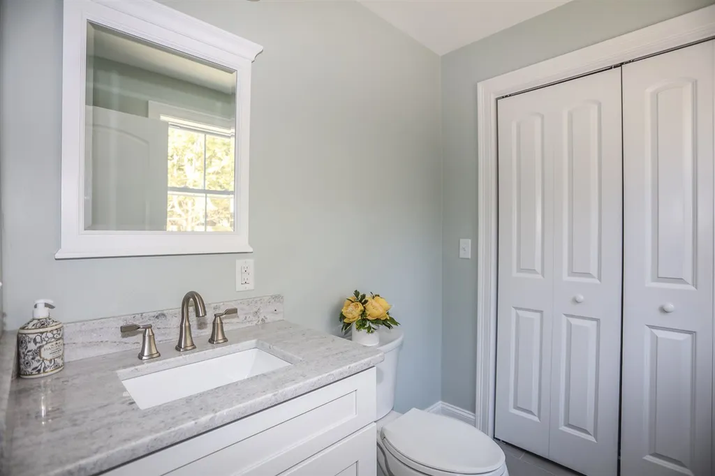 6a Rowes Corner Lane Hooksett NH 03106