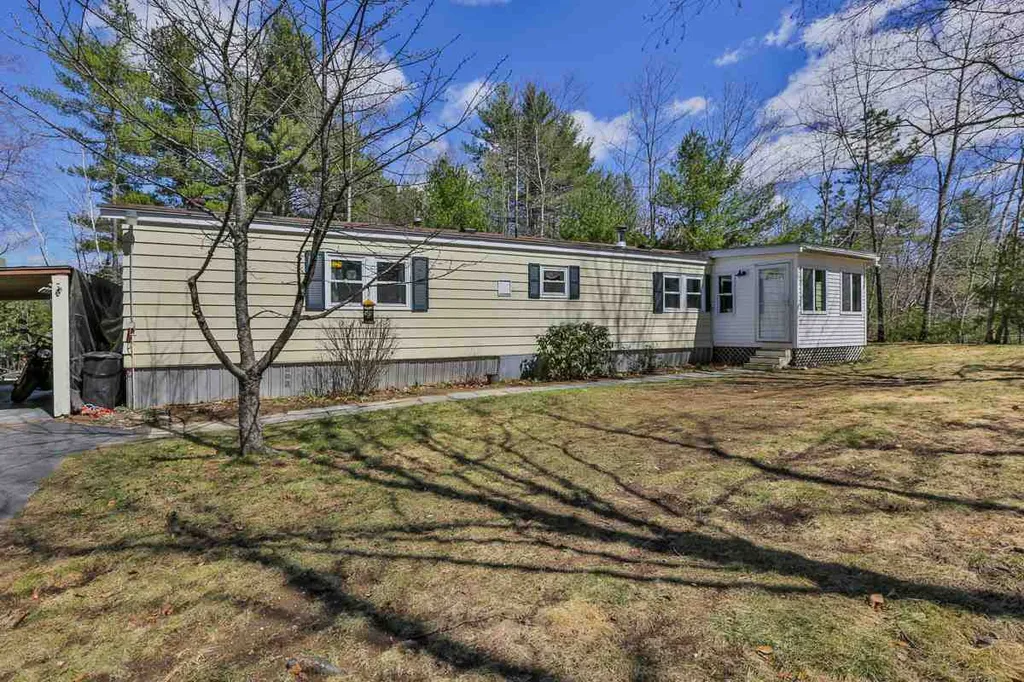 18 Riverside Drive Raymond NH 03077