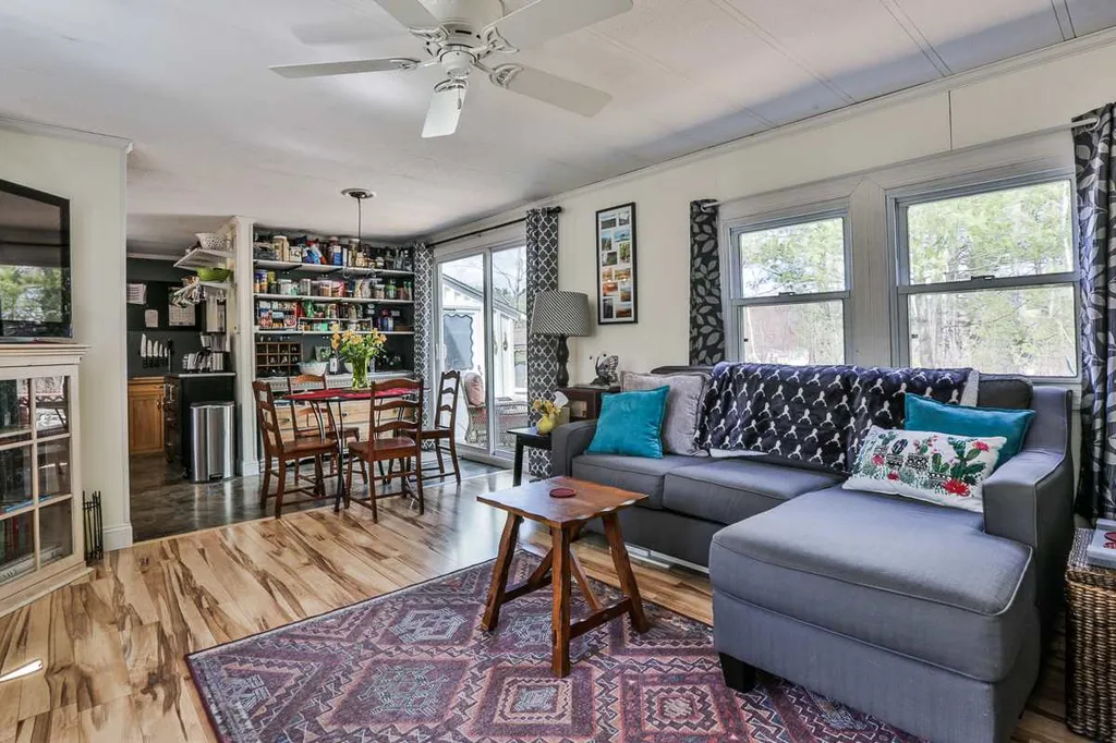 18 Riverside Drive Raymond NH 03077