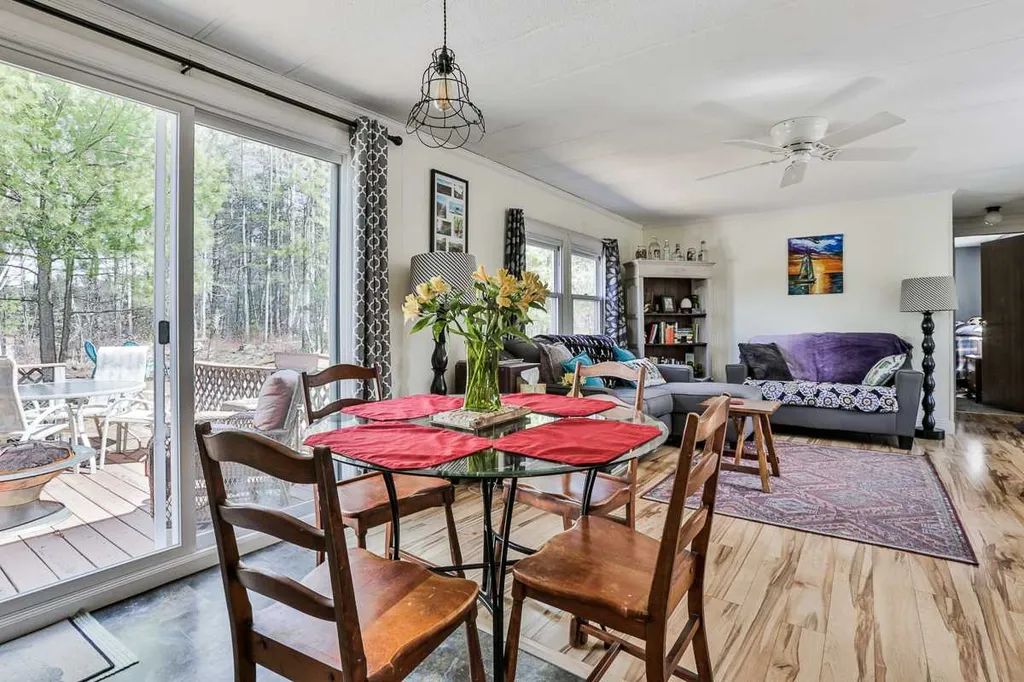 18 Riverside Drive Raymond NH 03077
