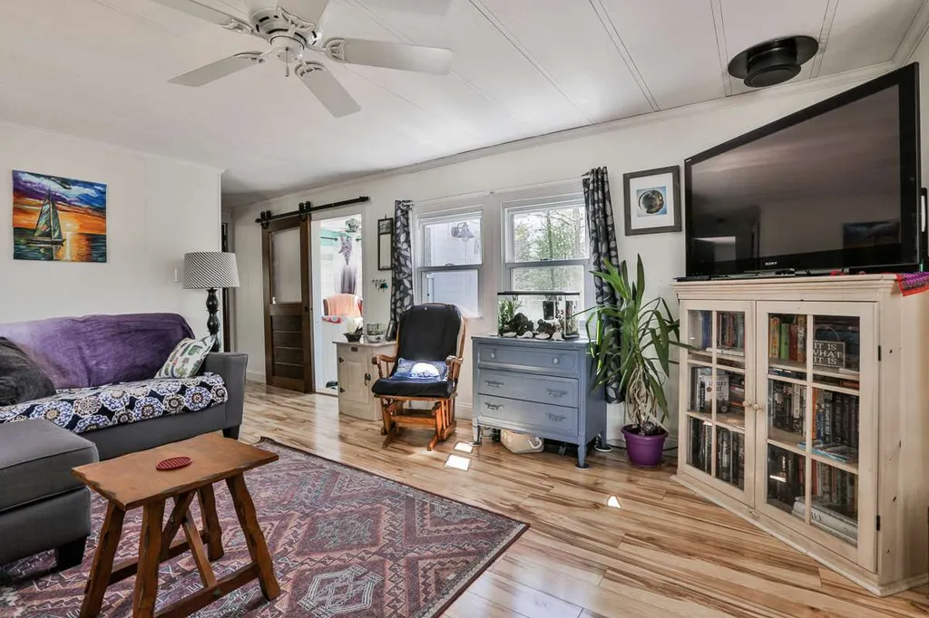 18 Riverside Drive Raymond NH 03077