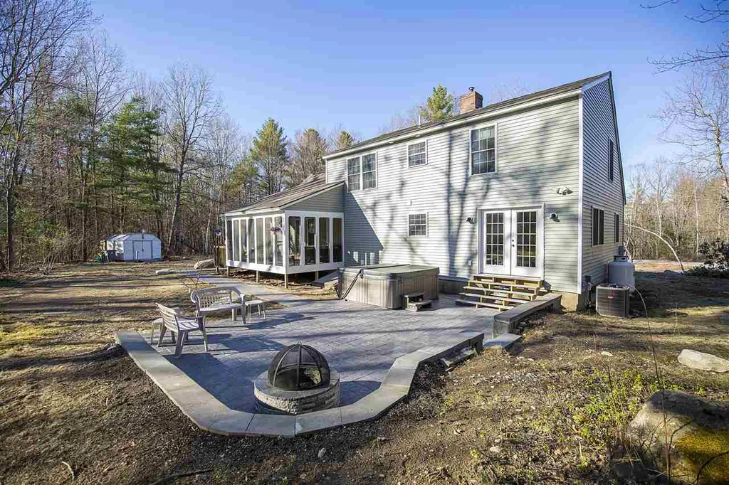 26 Casey Drive Hooksett NH 03106