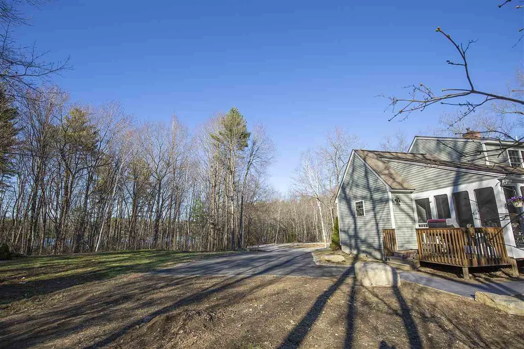 26 Casey Drive Hooksett NH 03106