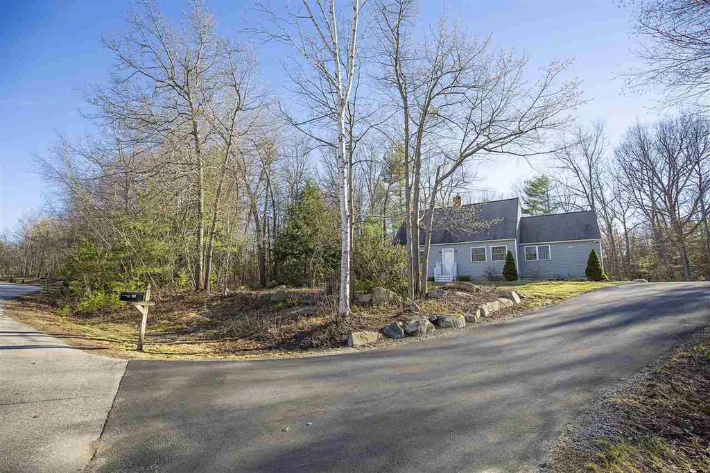 26 Casey Drive Hooksett NH 03106