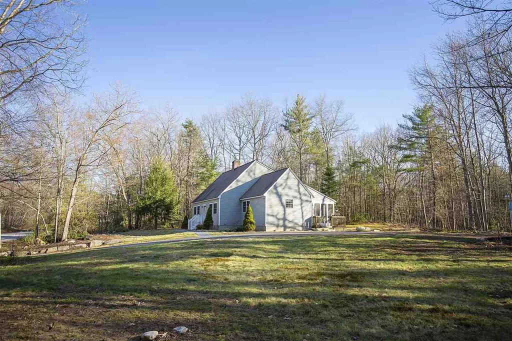 26 Casey Drive Hooksett NH 03106
