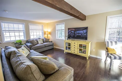 26 Casey Drive Hooksett NH 03106