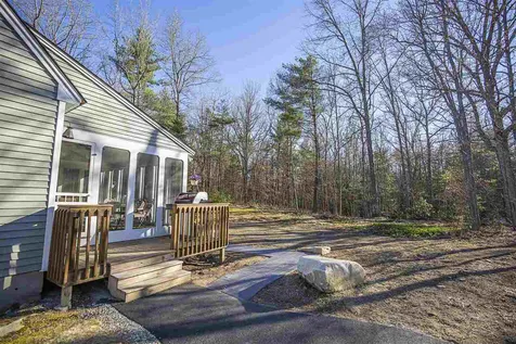 26 Casey Drive Hooksett NH 03106