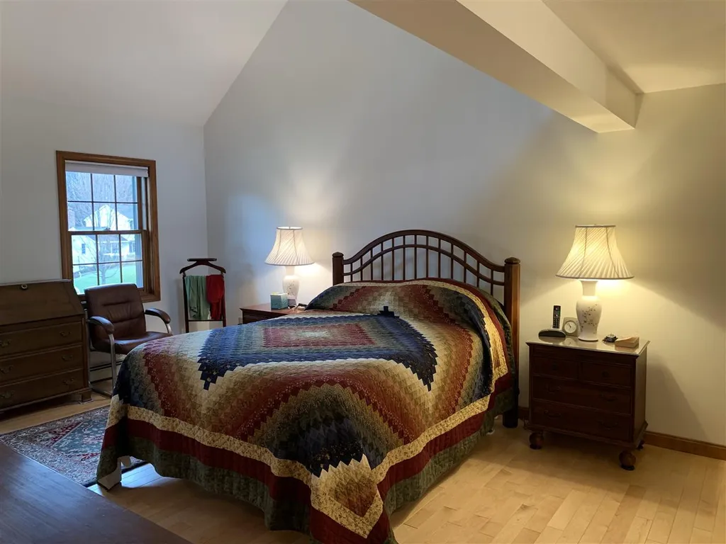 7 Coleman Place Londonderry NH 03053