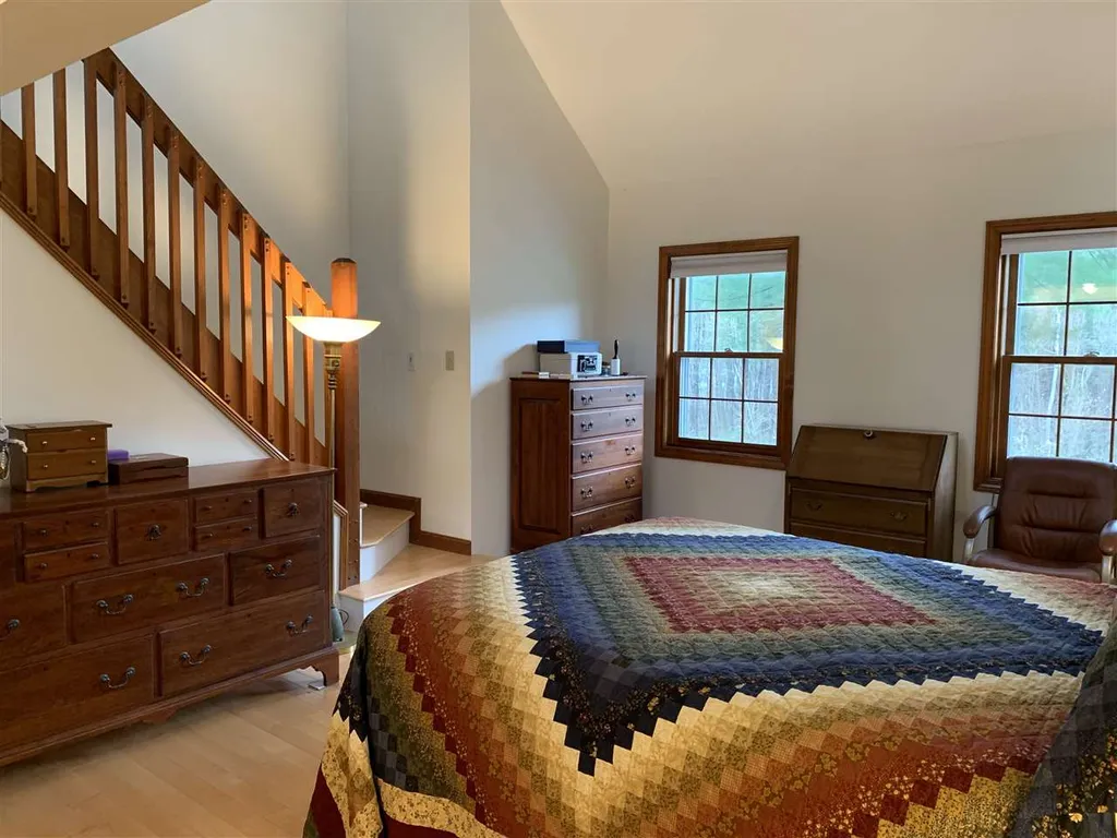 7 Coleman Place Londonderry NH 03053
