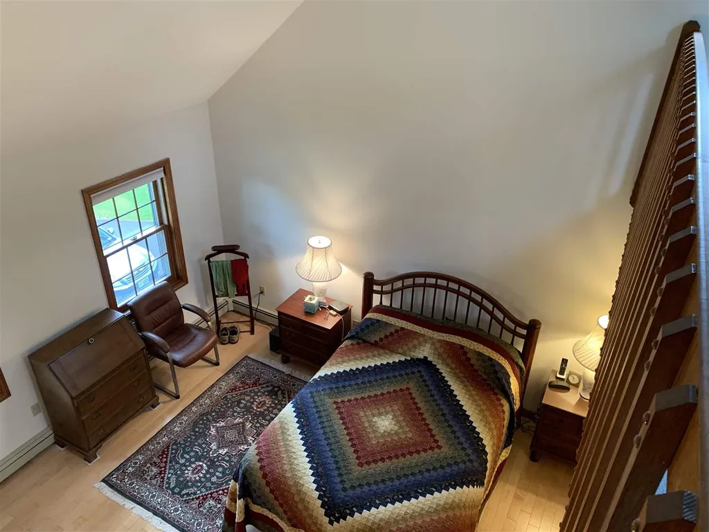 7 Coleman Place Londonderry NH 03053
