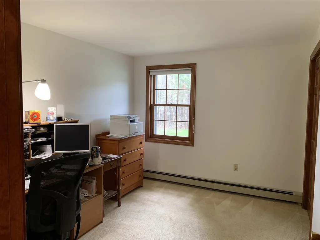 7 Coleman Place Londonderry NH 03053