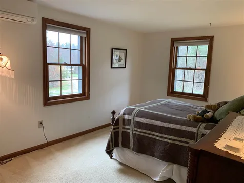 7 Coleman Place Londonderry NH 03053