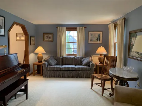 7 Coleman Place Londonderry NH 03053
