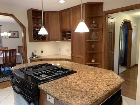 7 Coleman Place Londonderry NH 03053