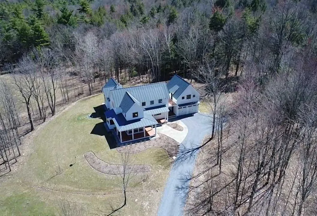31 Hornbeam Hill Road Cornwall VT 05753