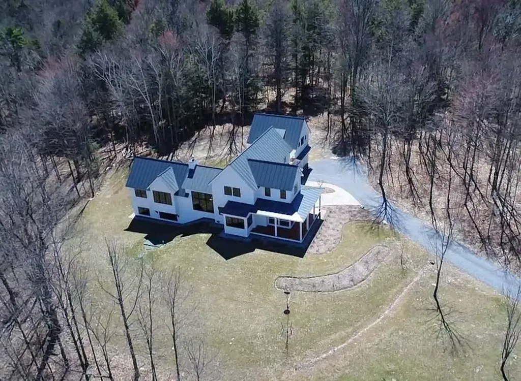 31 Hornbeam Hill Road Cornwall VT 05753