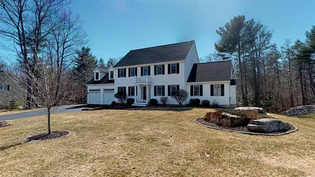 14 Sparrow Lane York ME 03909