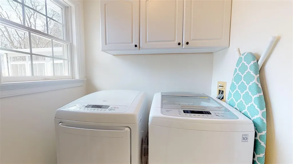 14 Sparrow Lane York ME 03909