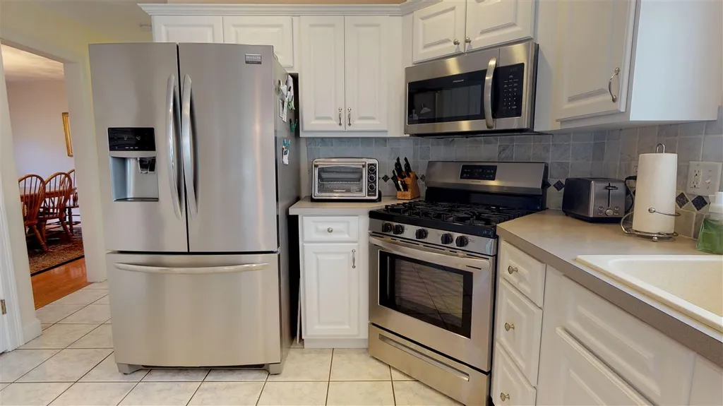 14 Sparrow Lane York ME 03909