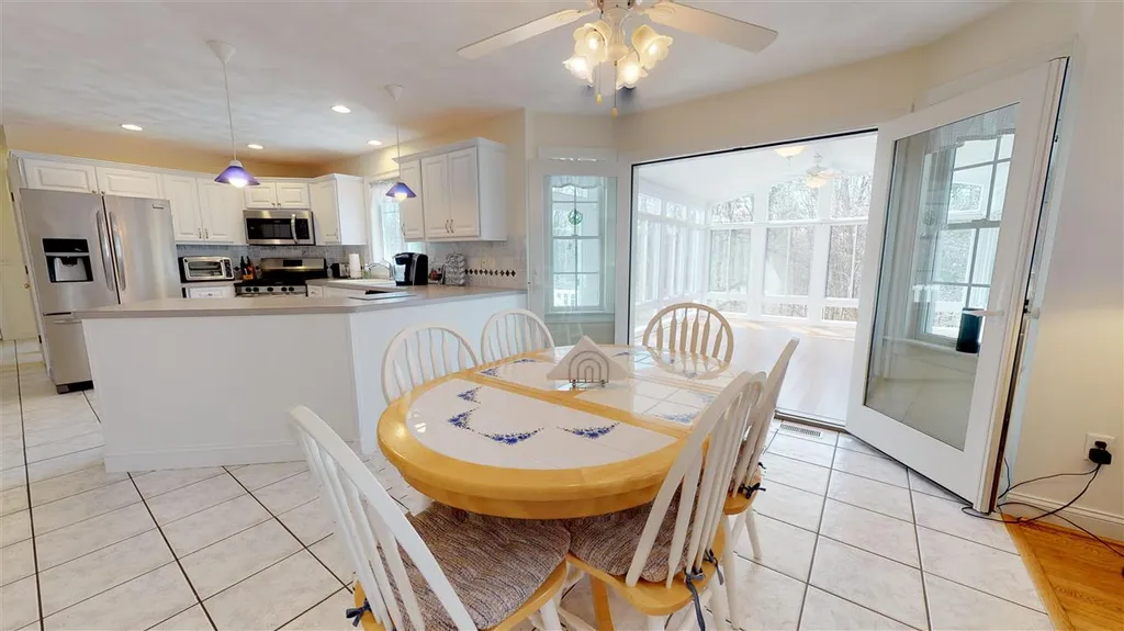 14 Sparrow Lane York ME 03909