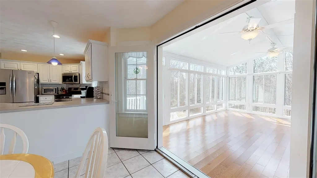 14 Sparrow Lane York ME 03909