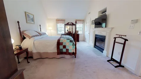 14 Sparrow Lane York ME 03909