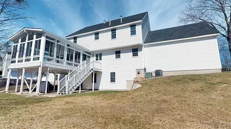 14 Sparrow Lane York ME 03909