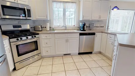 14 Sparrow Lane York ME 03909