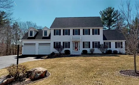 14 Sparrow Lane York ME 03909