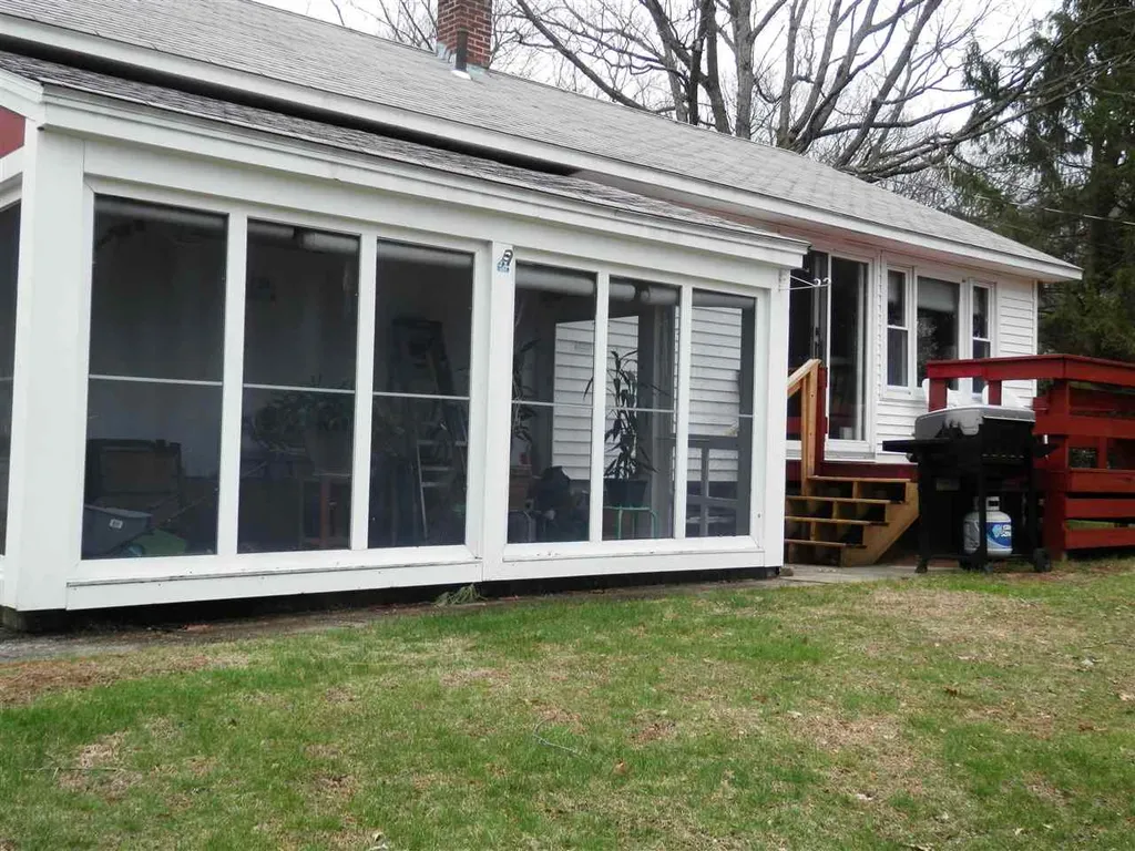 3 Constitution Avenue Franklin NH 03235