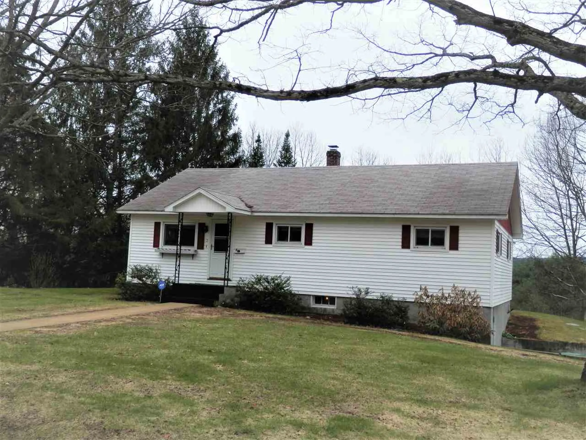 3 Constitution Avenue Franklin NH 03235
