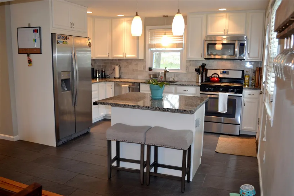 8 Westhill Drive Nashua NH 03062