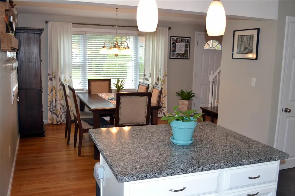 8 Westhill Drive Nashua NH 03062